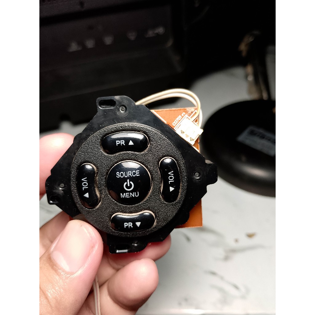 Tombol dan Sensor TV Polytron PLD 32B1550