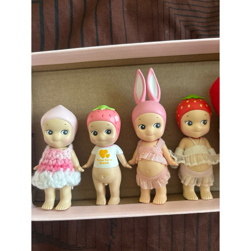 sonny angel regular peach, strawberry seoul, strawberry, rabbit