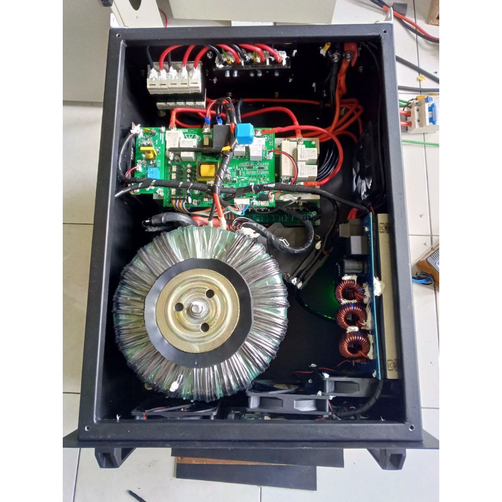 Rackmount Offgrid Inverter Low Frequency Toroid Inverter UPS Rack Mount 8000W LCD Touch Screen Pure 