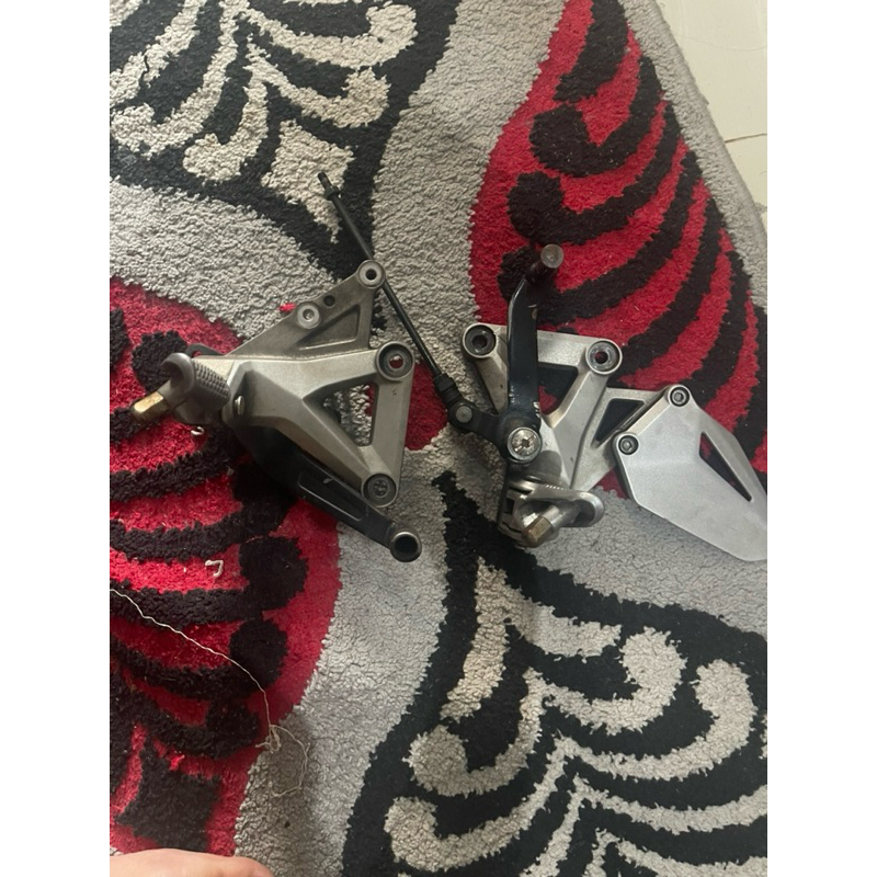 footstep depan cbr250rr ori