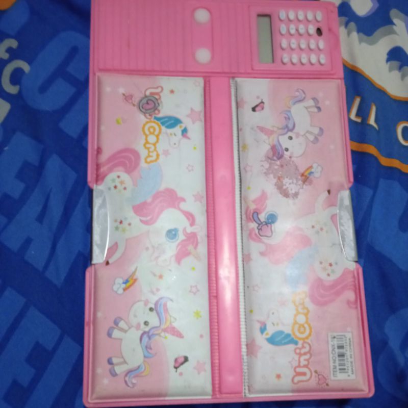 

Tempat pinsil