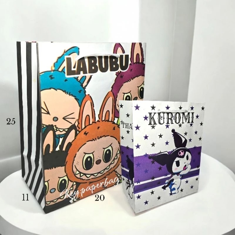 

Paper Bag Kuromi, Labubu, Baby Shark, Cars, Hello Kitty & Doraemon Premium Uk 20x25 Ulang Tahun