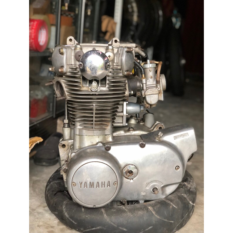 mesin YAMAHA XS650 Lengkap karbu pengapian NYALA
