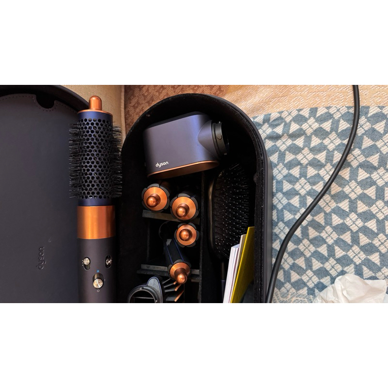 dyson airwrap preloved