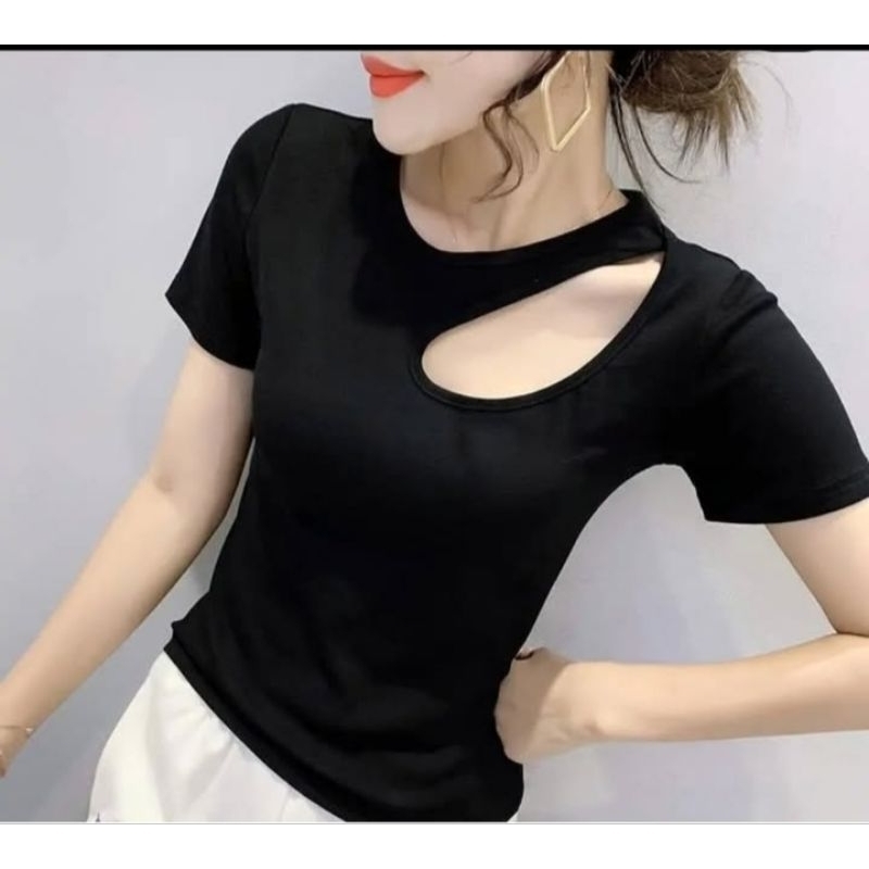 kaos bolong dada kanan