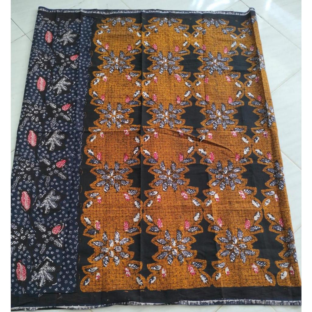 SARUNG BATIK WANITA HITAM KUNING TUA