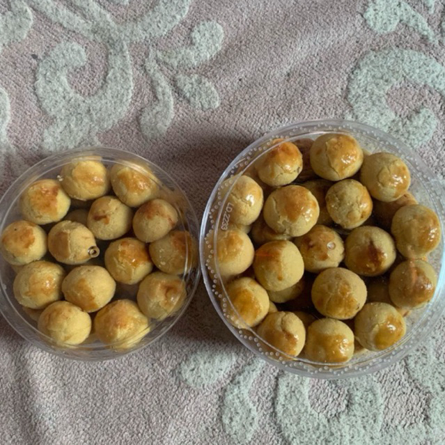 

Kue kering lebaran Nastar/Puti salju/ kastangel