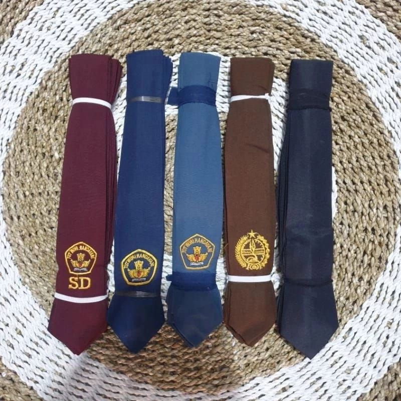 DASI ANAK SEKOLAH LOGO BORDIR / DASI SD, SMP, SMA, PRAMUKA / DASI HITAM POLOS