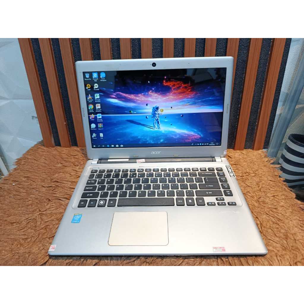 Laptop acer aspire v5-431 Windows 10 pro 64bit Processor Intel core i3-3227u 1.9ghz Ram 4gb Penyimpa