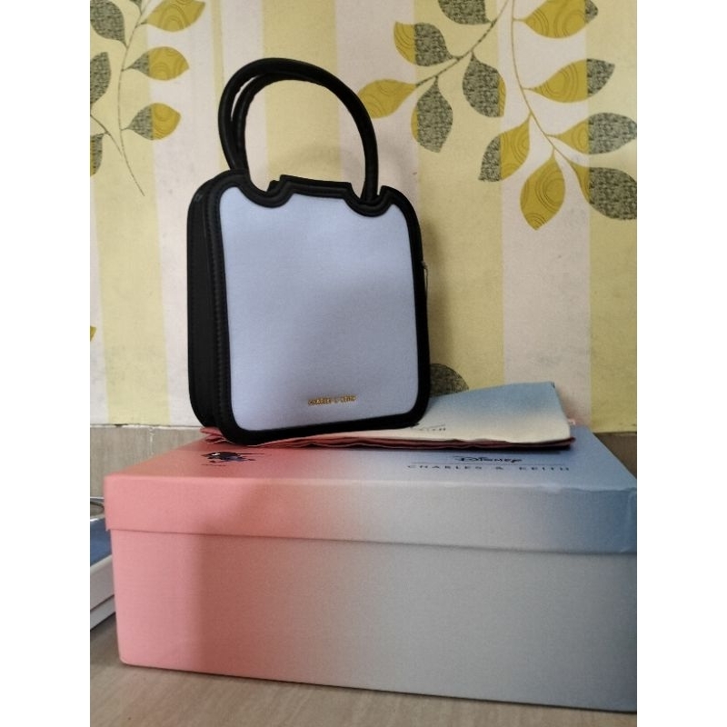 CHARLES AND KEITH ZOOTOPIA MAUVE BARU