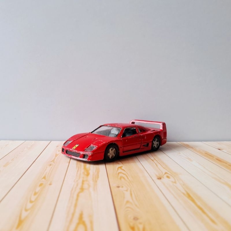 Diecast Miniatur Mobilan Ferrari F40