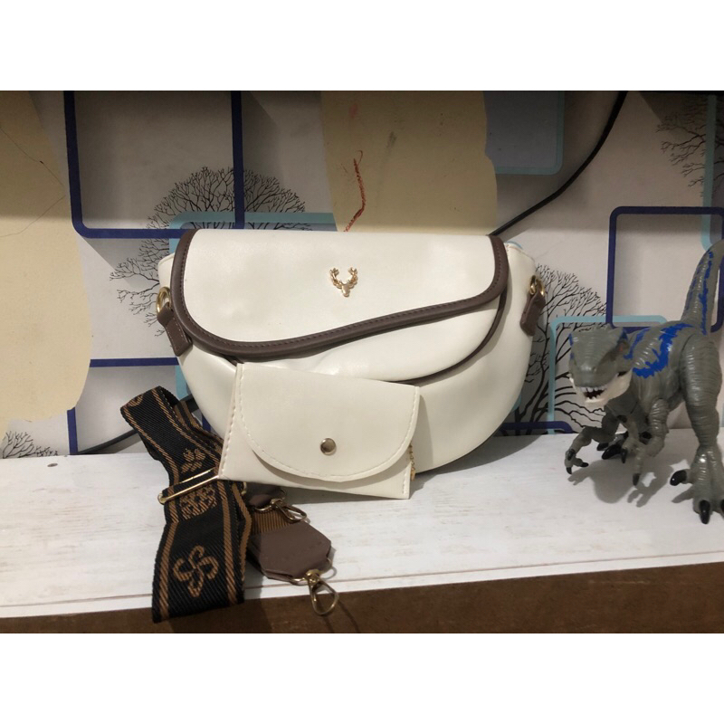 tas selempang kecil bw rusa
