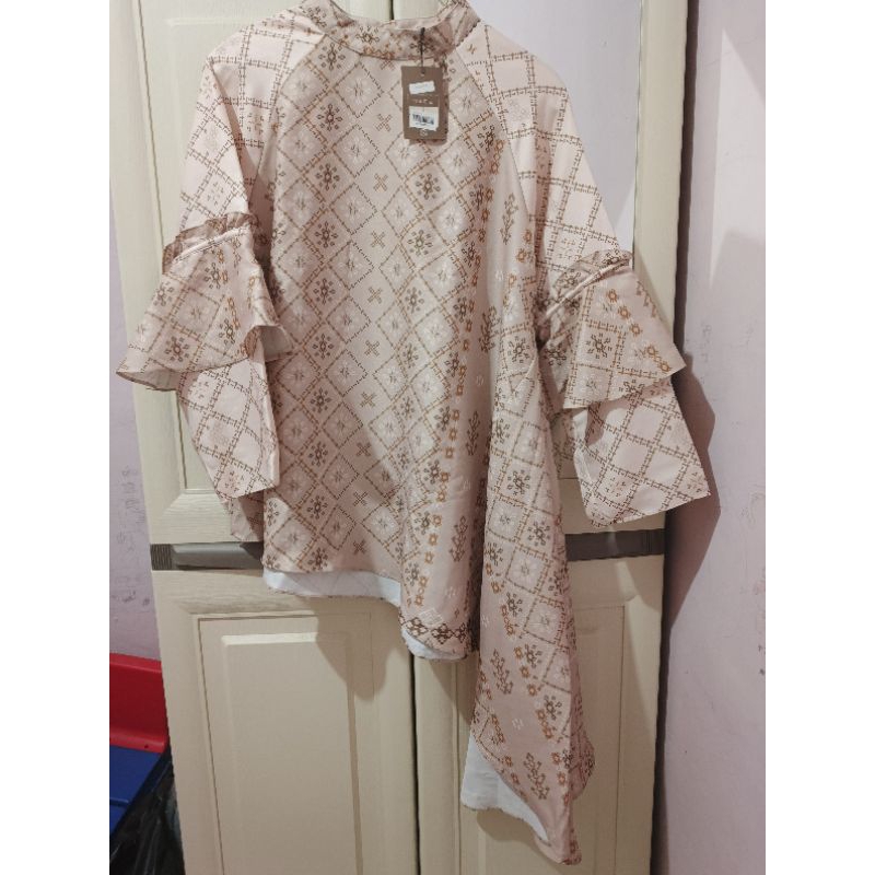 wearing klamby casey/ulos blouse NEW