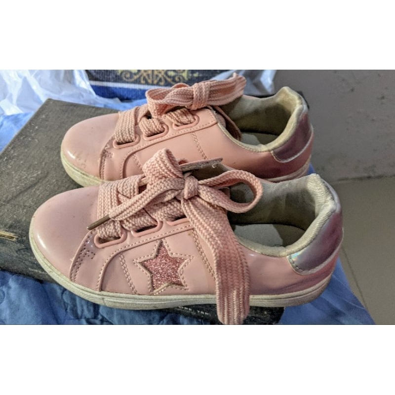 Sepatu anak perempuan Nevada preloved