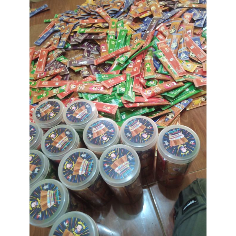 

Mie lidi Si Undul kemasan toples isi 20pcs (mix rasa) ecer 1000/pcs