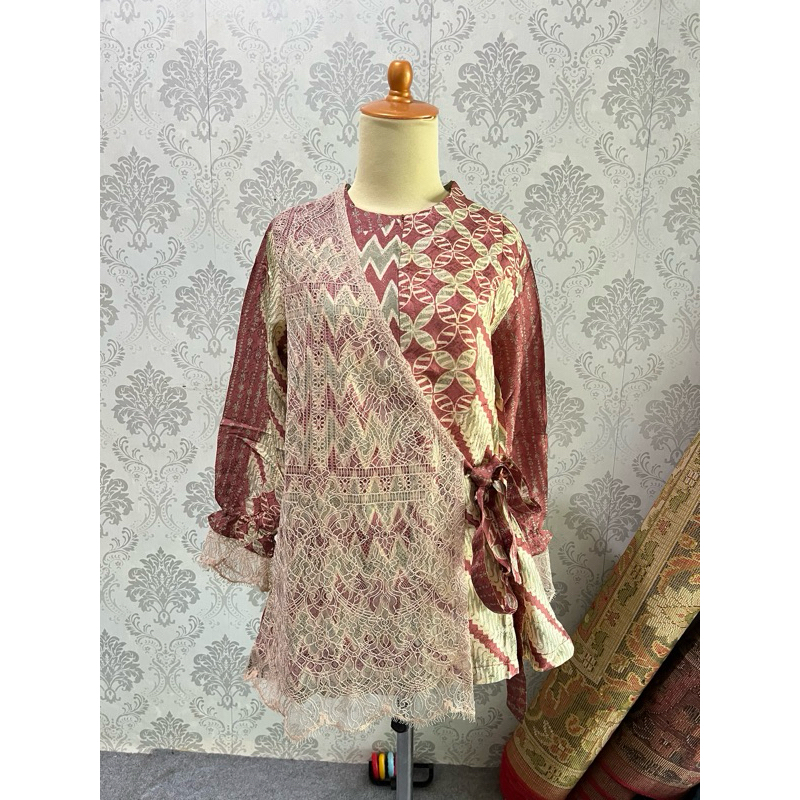 ALLYSA BLOUSE BY SARAH THE LABEL