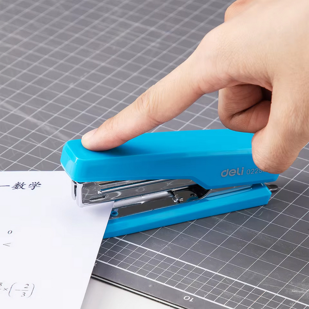 

STAPLER DELI 0229F WARNA WARNI SIMPEL- JEPRETAN CANTIK DAN SIMPEL