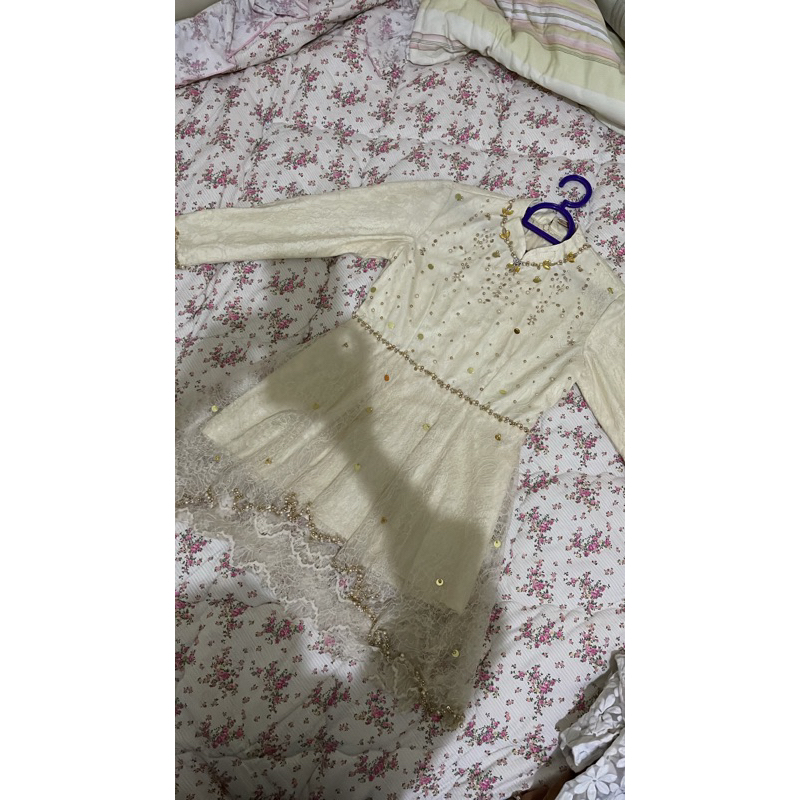 kebaya set warna cream