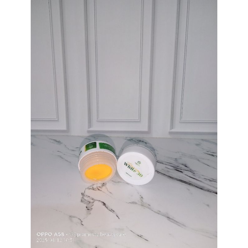 KRIM PAGI PREMIUM WHITE 30 NAJMINA