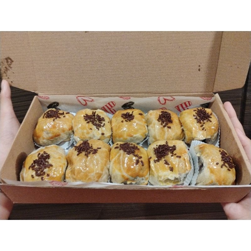 

khusus JAWA TIMUR| Pre Order Pisang Bolen Premium isi 10