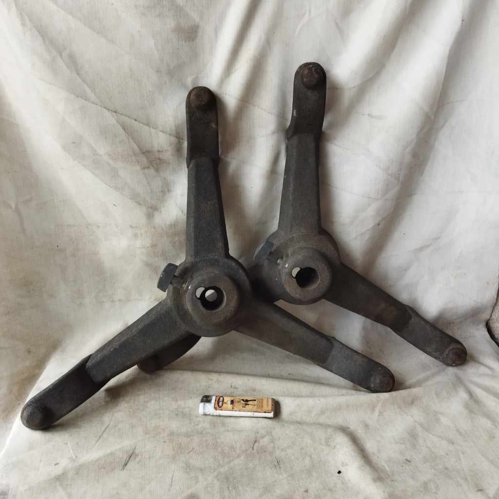 Vintage Sepasang Kaki Meja Besi Tebal