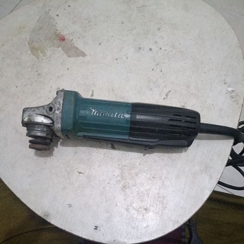 Gerinda MAKITA GA4030 second (bekas pakai)