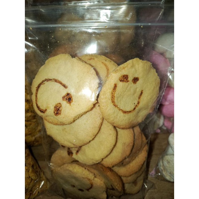 

bolu senyum/bolu kering isi 13 keping