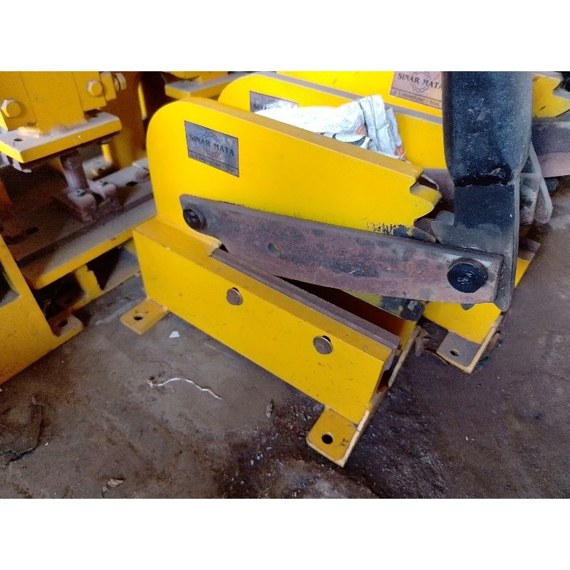 

Gunting Geges mak ketebalan plat 8mm Buatan Empu Terbaik D Kota Kami