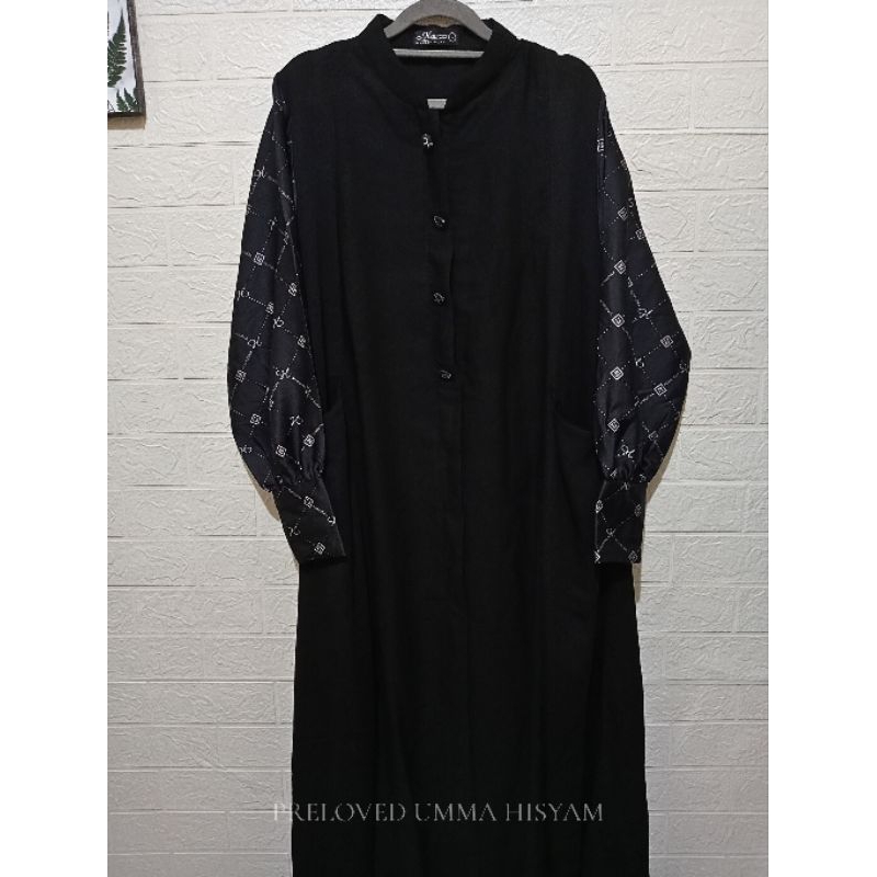 (PRELOVED) ABAYA HITAM GAMIS ALHAURAA ARUMI LENGAN SILK HITAM