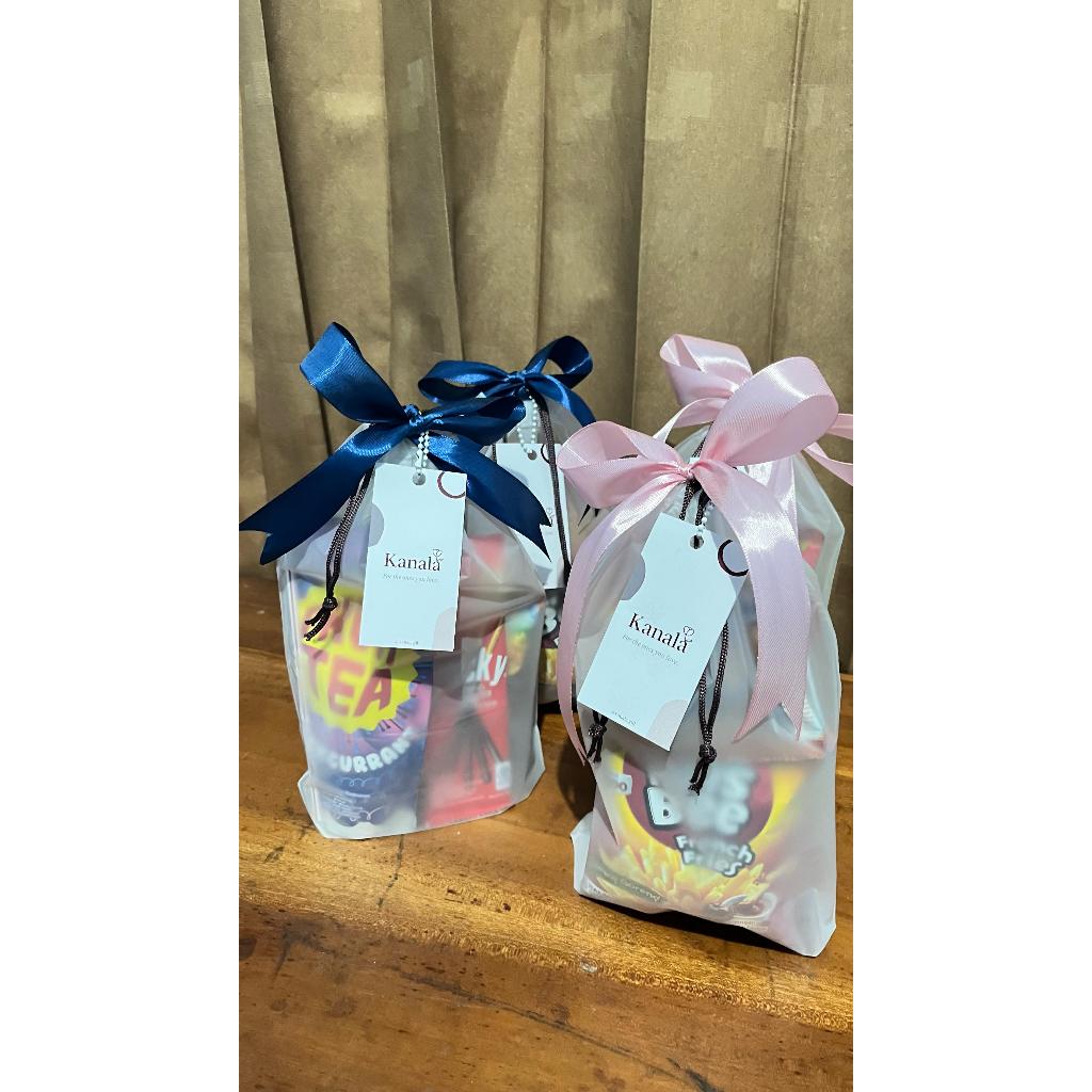 

PAKET SNACK GIFT PREMIUM | Snack Ulang Tahun | Snack Hampers Termurah (Isi snack + Free gift card)