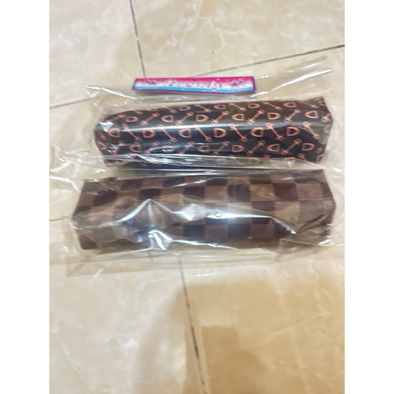 

Kotak pensil tabung harga 1 pcs