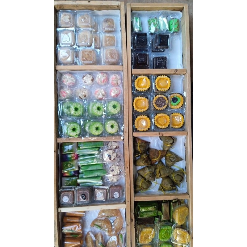 

cemilan/jajanan pasar