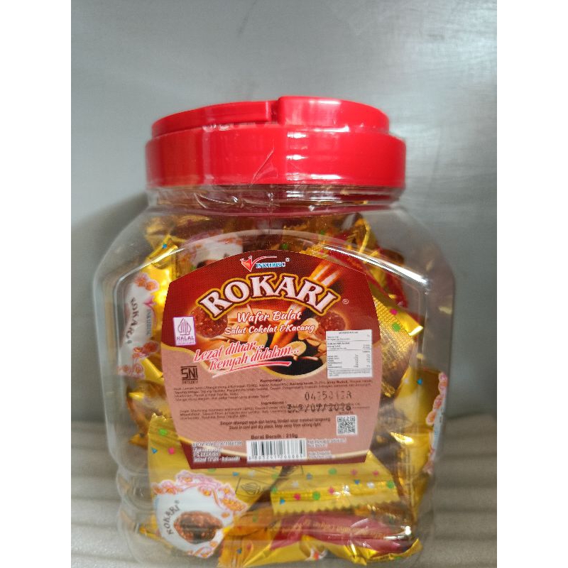 

Inkubis Rokari Wafer Coklat Ball Isi 210 gram