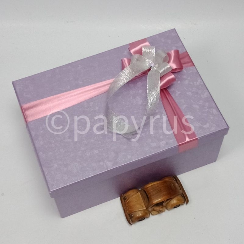 

PAPYRUS 25x35 Tinggi 15cm Kotak Kado Gift Box Hadiah V3