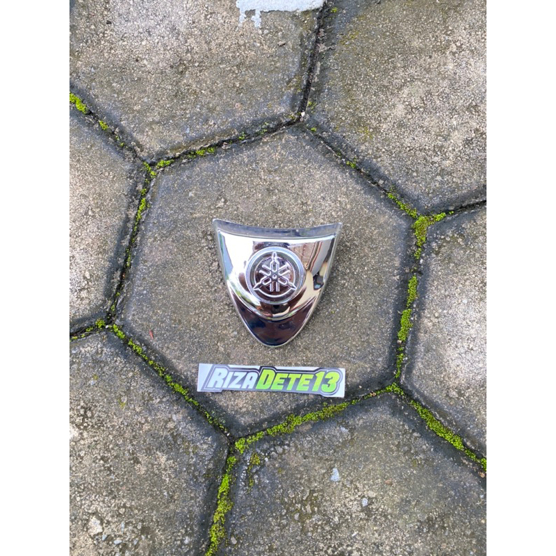 EMBLEM PANEL YAMAHA FIZ R VEGA LAMA CHROME