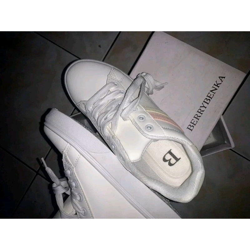 sepatu berrybenka