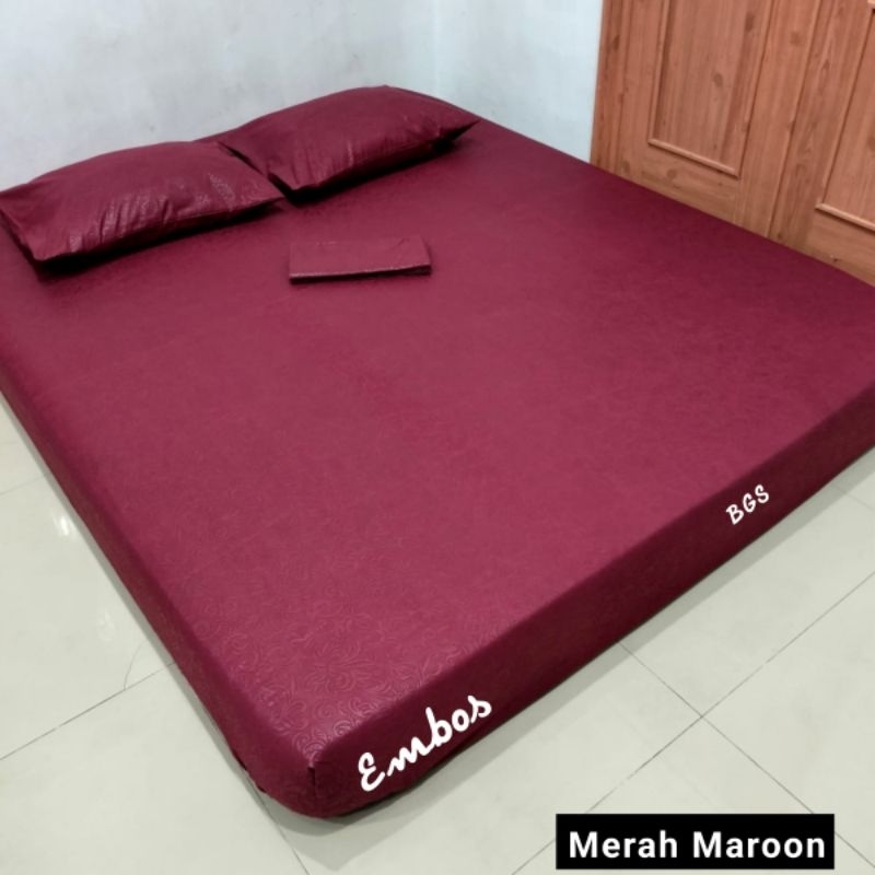 sprei home made motif merah maroon
