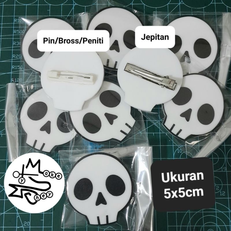 Pin Tengkorak/Bross Tengkorak Amu Wee Webtoon