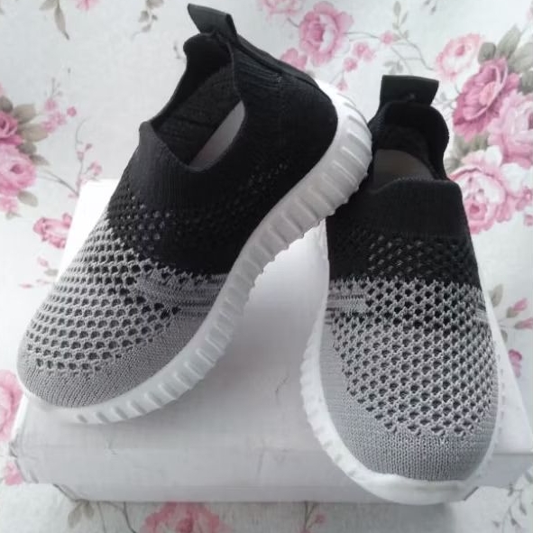 Koleksi Sepatu Anak Flyknit 2 Warna / Sepatu Anak Cowok