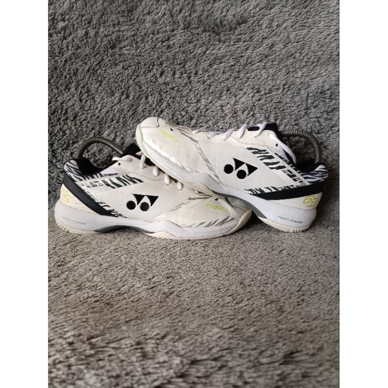 SEPATU BADMINTON YONEX SHB 65 WHITE TIGER SIZE 40 SECOND ORIGINAL PRIA WANITA