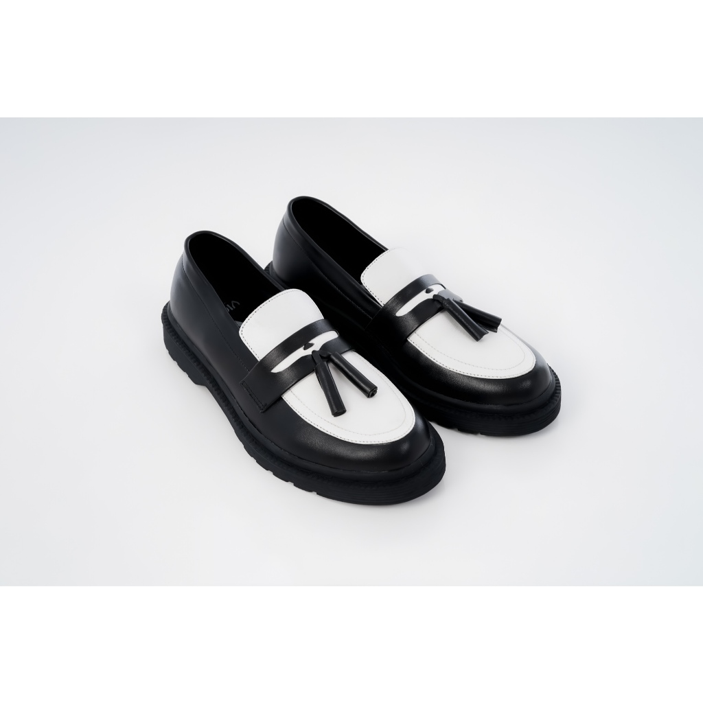 VCTS - loafer peny black white - sepatu loafers pria
