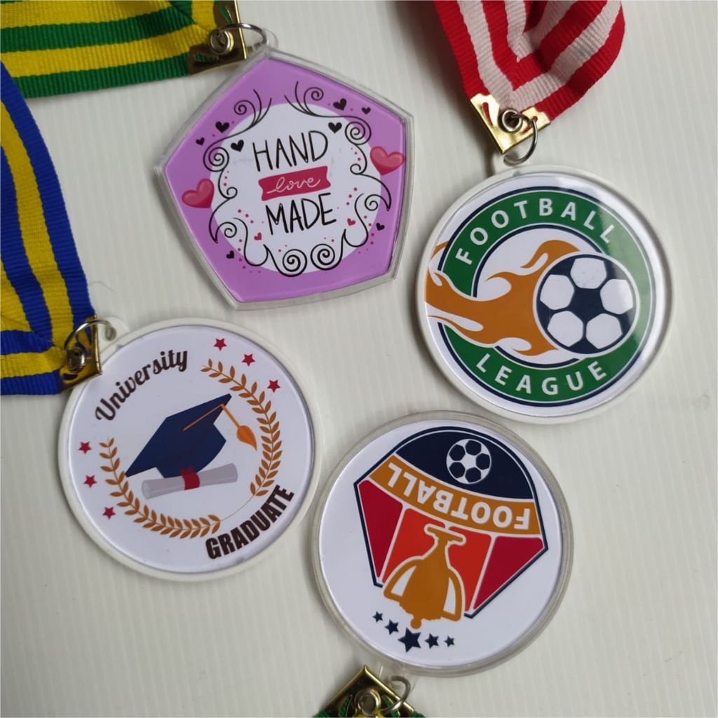 Mendali Instan + Mendali Plastik Premium + Mendali Acara + Mendali Olahraga + Toping Kado