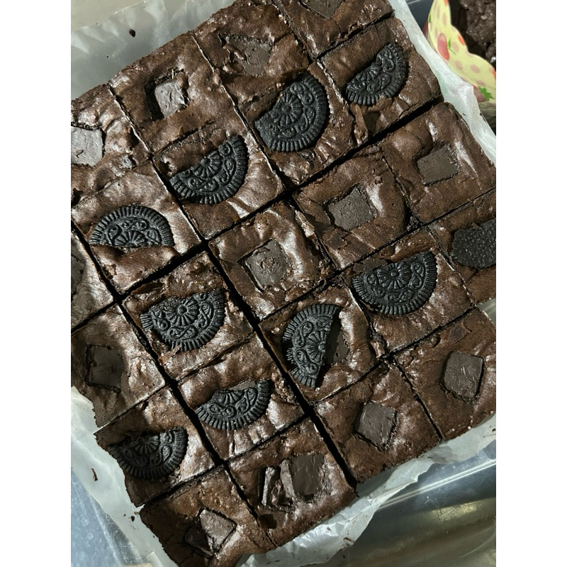 

FUDGY BROWNIS OVEN