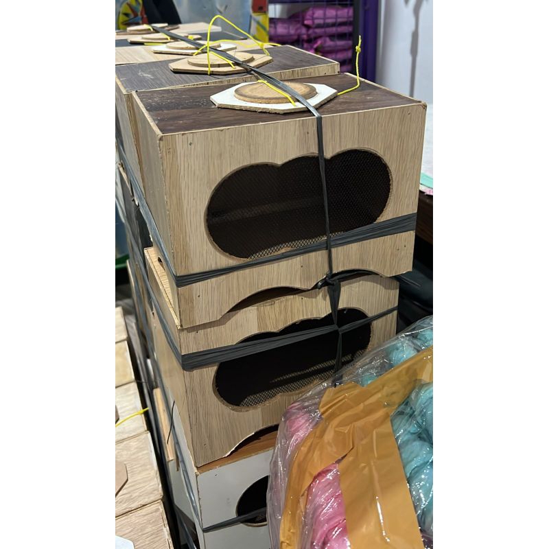 Kandang jangkrik besar triplek