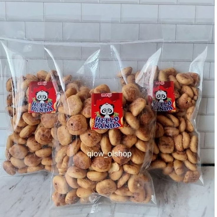 

HELLO PANDA 190-200 GR STRAWBERRY DAN COKLAT SNACK ORI KILOAN