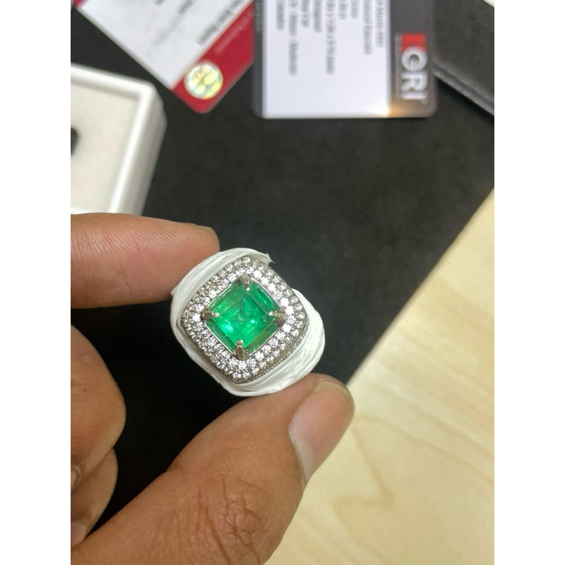 Natural Emerald colombia, ring perak memo gri