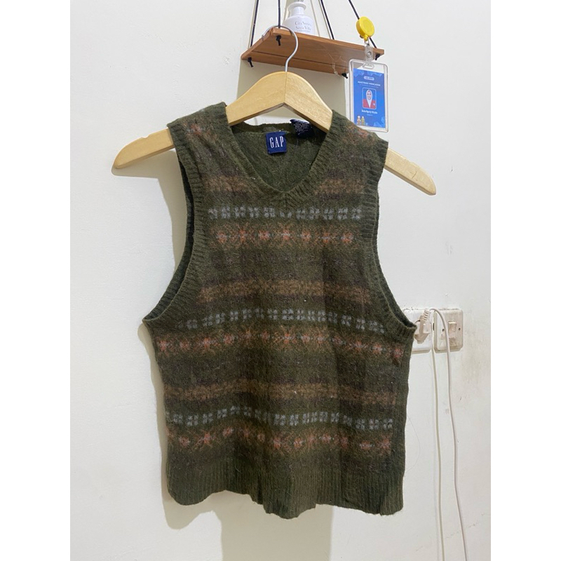 PRELOVED VEST RAJUT REMAJA ANAK MOTIF VEST GAP THRIFT VEST RAJUT ANAK REMAJA MOTIF ARMY PL ROMPI ANA