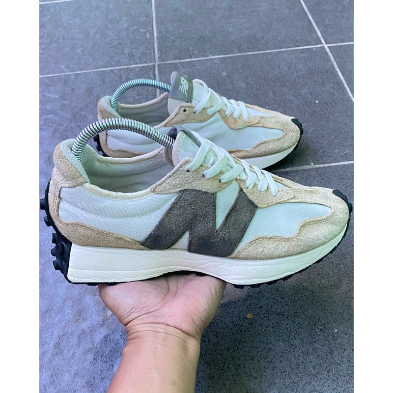 NEW BALANCE 327 SECOND Size 40.5