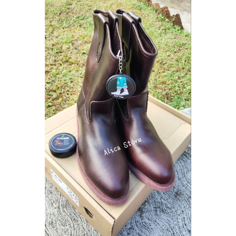 Safety Shoes Merek PAWSU-P215 (Thailand) Size 45. Baru, Lengkap Box Bonus Oil dan Kacamata Safety