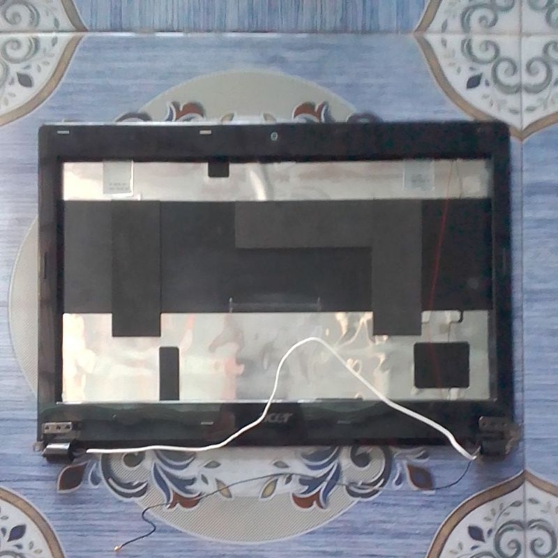 casing atas + engsel acer 4750G